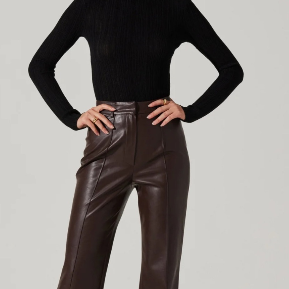 ASTR The Label Ribbed Sweater - Picture 2 of 4